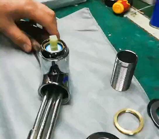 Basin pull faucet